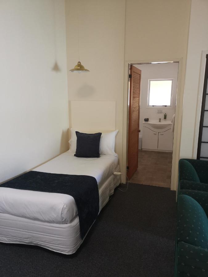 Captains Quarters Motor Inn Cambridge Ngoại thất bức ảnh