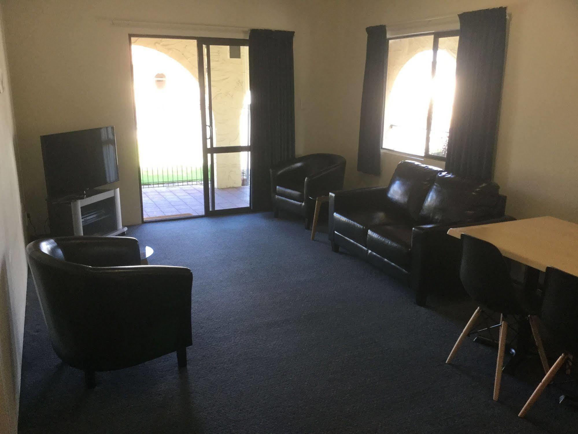 Captains Quarters Motor Inn Cambridge Ngoại thất bức ảnh